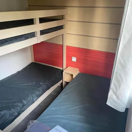 Mobil 6 Personnes Sur Camping *