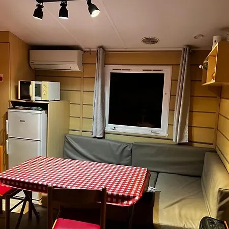 Kemping Mobil 6 Personnes Sur La Boissière-de-Montaigu